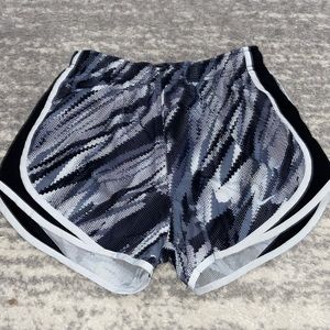 Nike - Girls Shorts